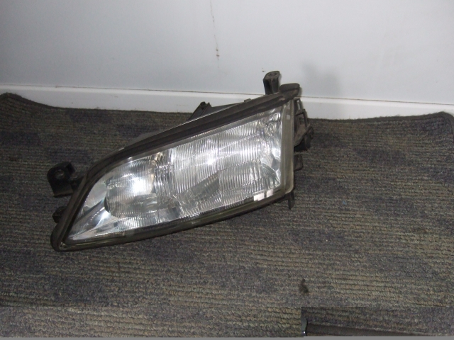 Φανάρι-Φανός εμπρός αριστερά