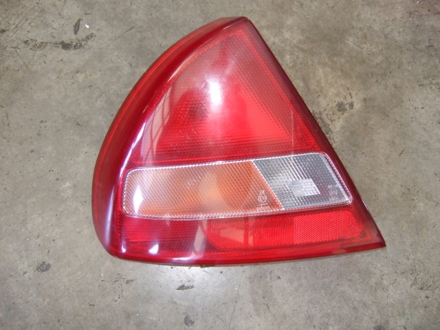 Φανάρι-Φανός πίσω αριστερά