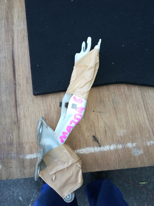 Μεντεσές καπώ αριστερά