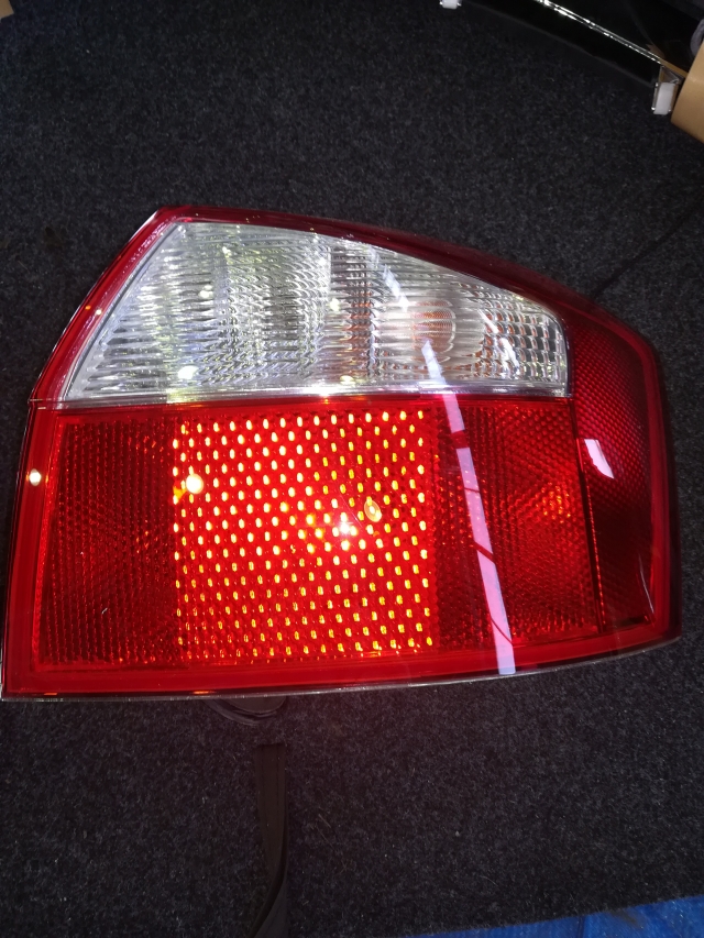 Φανάρι-Φανός  πίσω δεξιά