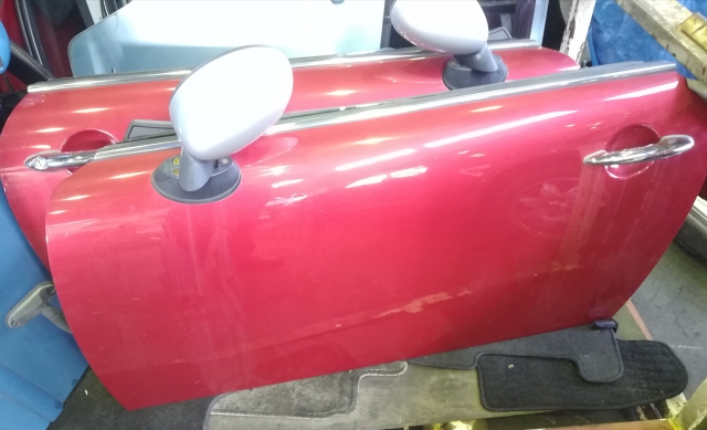 Επένδυση πόρτας εμπρός αριστερά (ταπετσαρία)